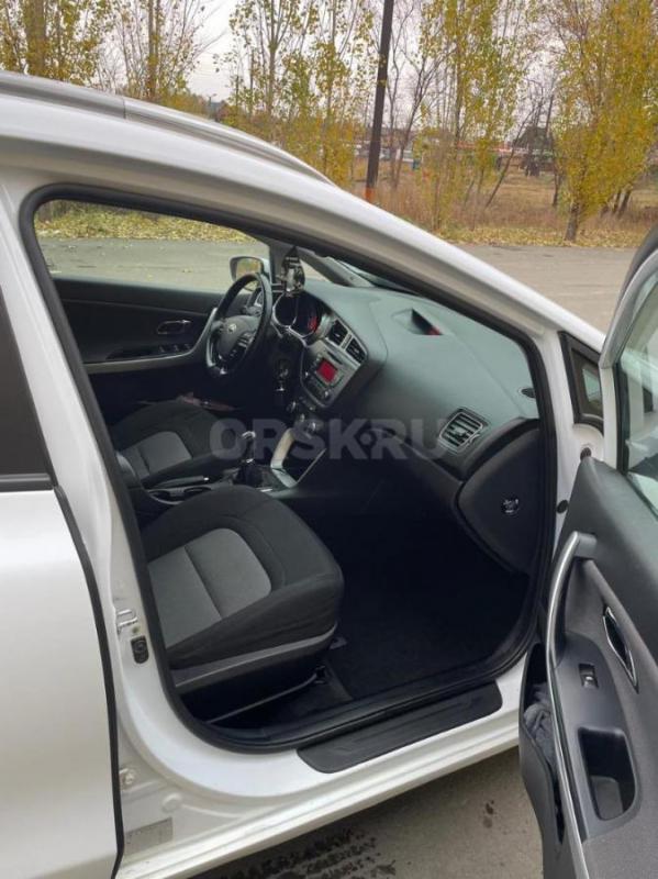 Продам свой автомобиль, двигатель ходовая без нареканий, чистый ухоженный салон, вместительный багаж - Орск