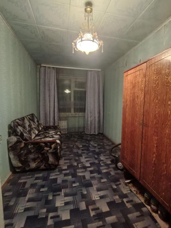 Продается 2х-комнатная квартира на Западном в панельной пятиэтажке на первом этаже. - Новотроицк