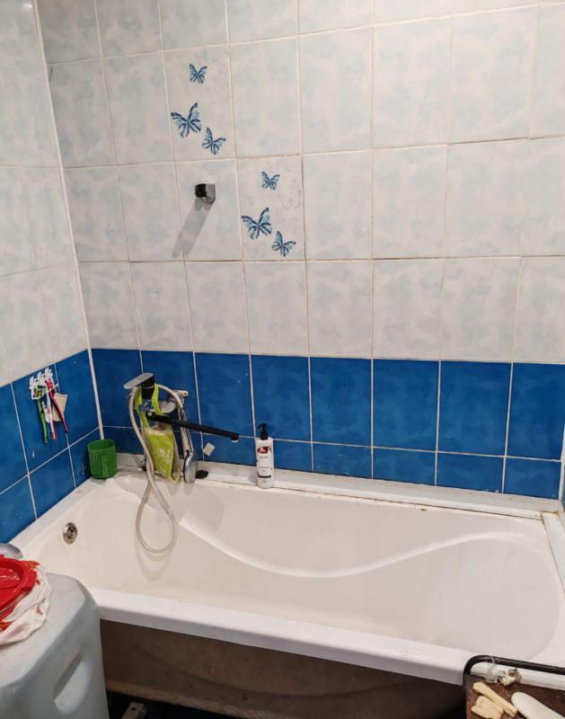 Продается теплая 2-х квартира 
Большие раздельные комнаты ширина 3,5. - Новотроицк