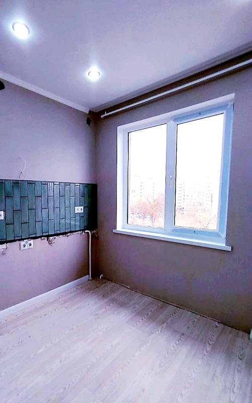 ВНИМАНИЕ, ПРОДАЁТСЯ 2-Х КОМНАТНАЯ КВАРТИРА, СО СВЕЖИМ, КАЧЕСТВЕННЫМ РЕМОНТОМ! - Новотроицк