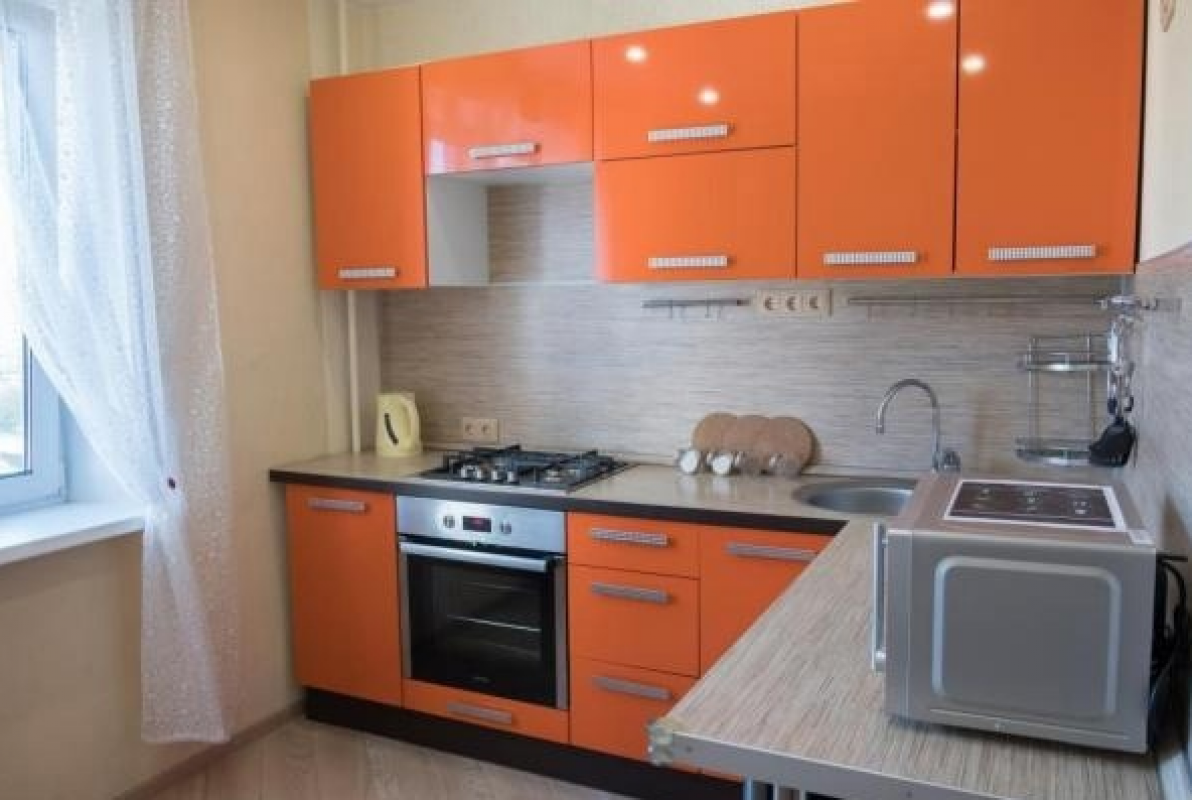 Молодёжная улица, 2  . ​Ленинский район, Орск. - Орск