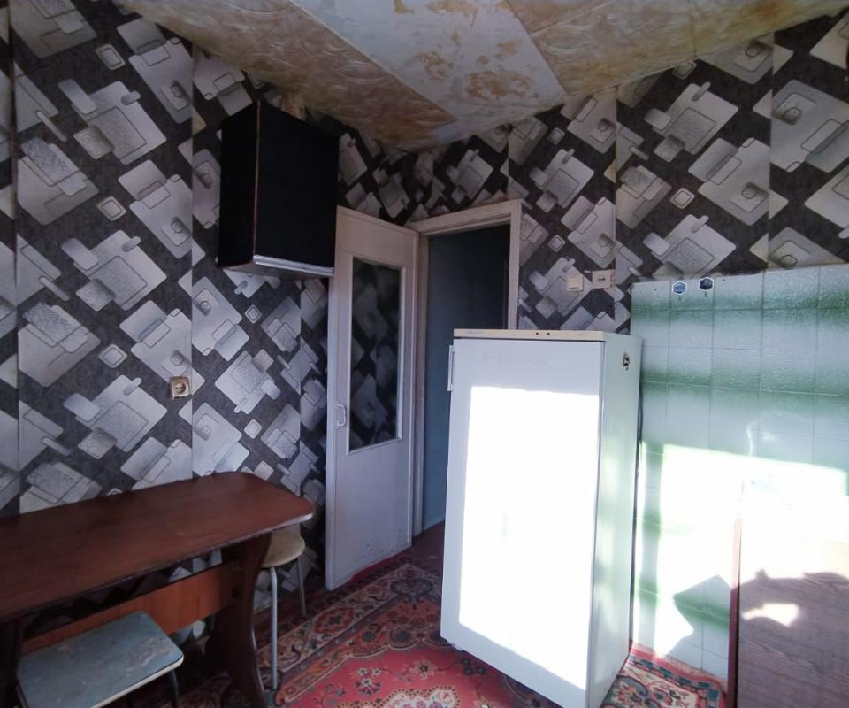 ПРОДАЁТСЯ 1 - КОМНАТНАЯ КВАРТИРА, НА 3 ЭТАЖЕ 5-ТИ ЭТАЖНОГО КИРПИЧНОГО ДОМА. - Новотроицк