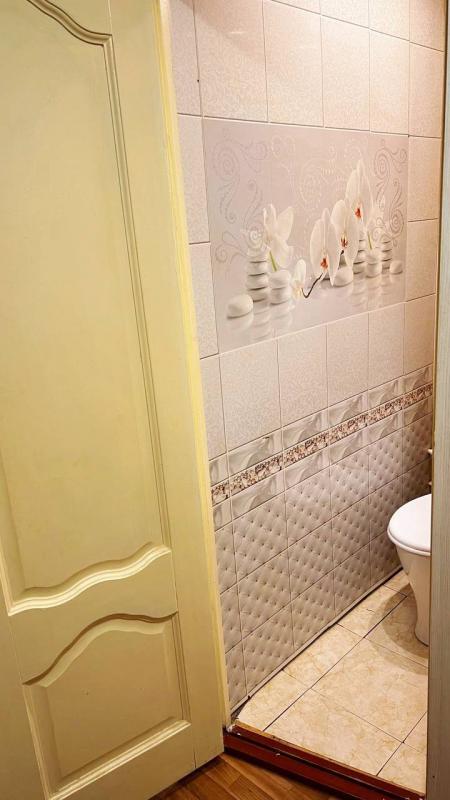 Продается теплая 3-комнатная квартира практически в центре города. - Гай