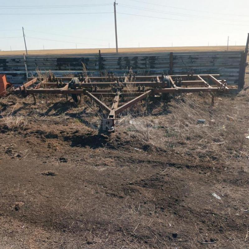 Продам трактор К-700 в хорошем состояний,резина хорошая,был произведен капитальный ремонт двигателя - 1