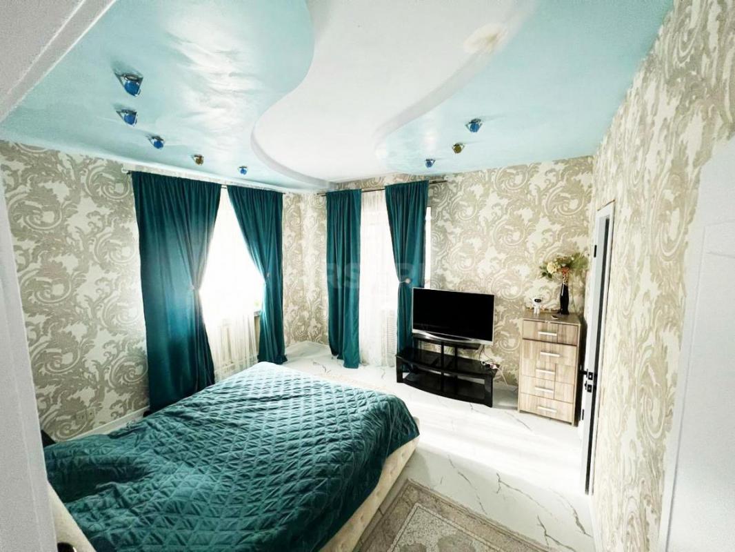 Продается просторная,  уютная и светлая 4-комнатная квартира общей площадью 102,5 м², расположенная - Орск