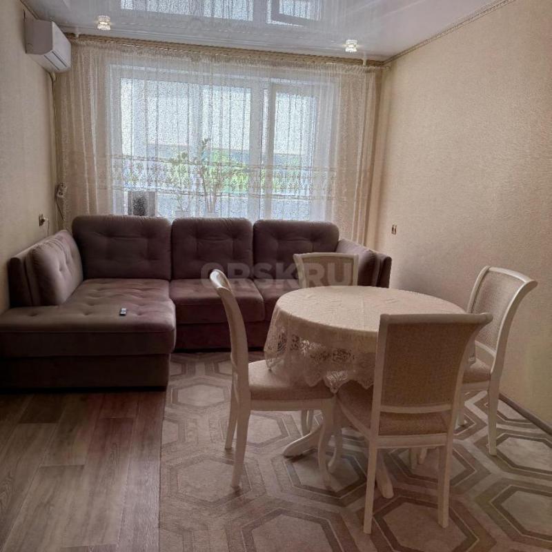 Продаётся уютная трёхкомнатная квартира площадью 62 квадратных метра на втором этаже пятиэтажного па - Орск