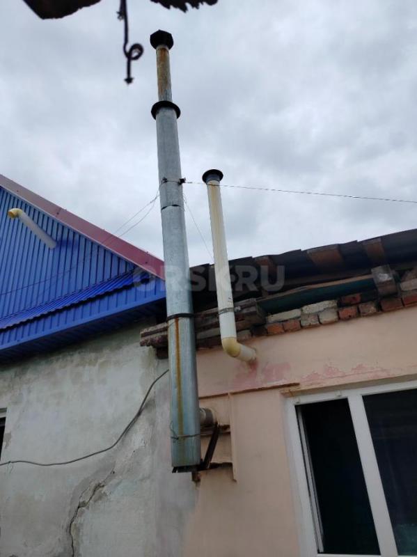 Газовый котел в рабочем состоянии за 3 тыс. рублей, выходная труба газовая, оценковая за 2 тыс. рубл - Орск