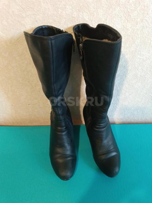 Продам женские зимние сапоги 38 размера  из натуральной кожи из натурального меха(&amp;quot; пр- - Орск