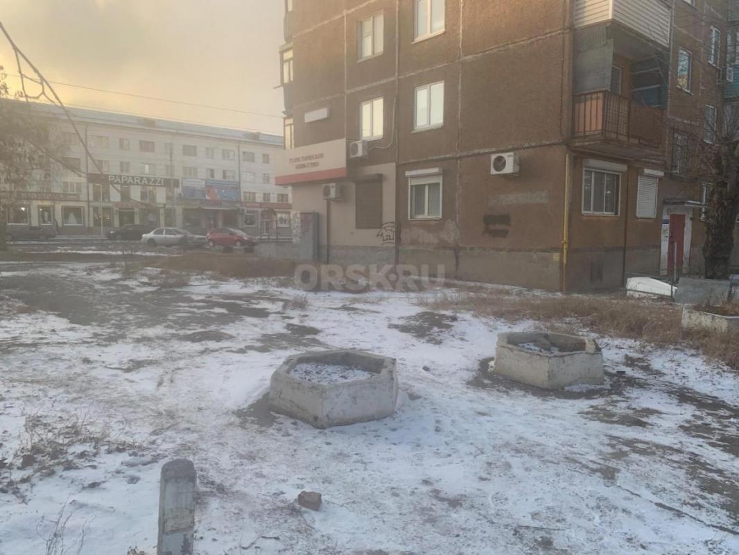 Сдам квартиру 1к-кв полностью мебелерованную , всё есть холодильник,микроволновая печь,стиральная ма - Орск