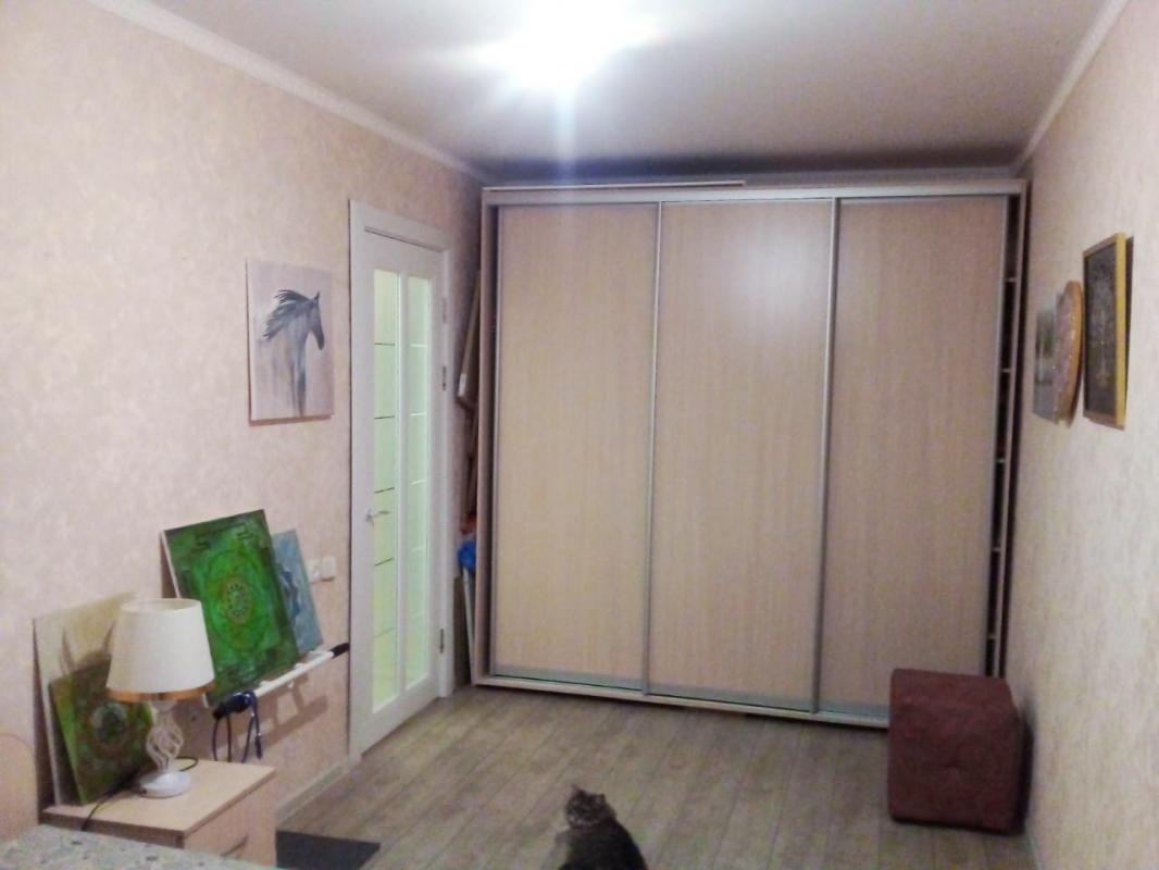 Продается ШИКАРНАЯ  2х-КОМНАТНАЯ КВАРТИРА в самом центре города на ост. - Новотроицк