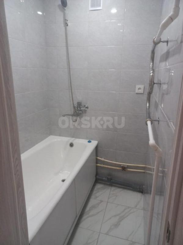 ПрПродается 2-х комнатная квартира по адресу: пр. - Орск