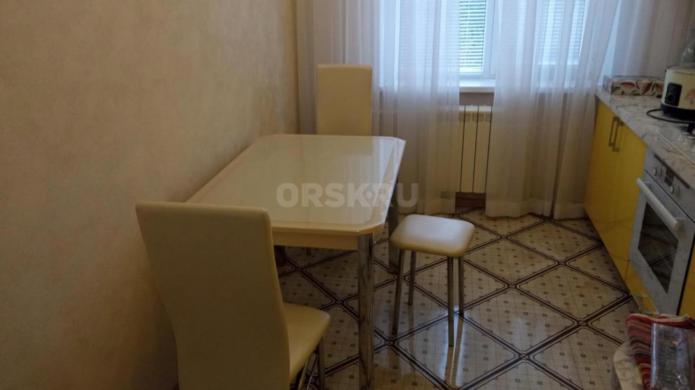 Продам 3 комн. - Орск