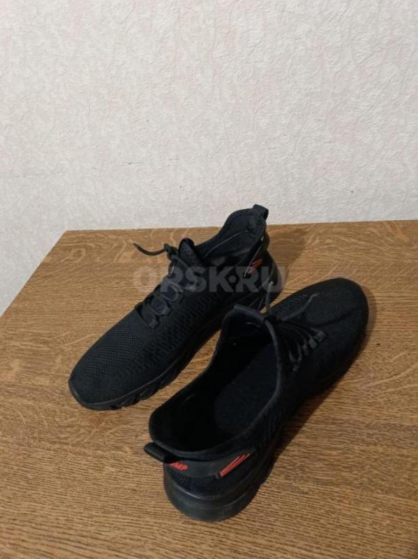 Продам мужские кроссовки черного цвета 45 размера(стелька 29 см) в идеальном состоянии - Орск
