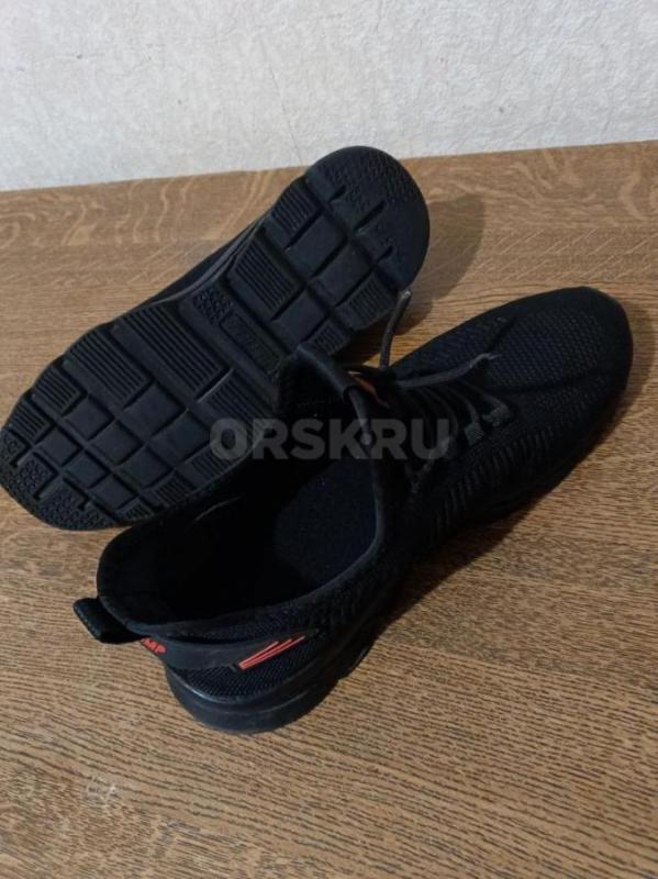 Продам мужские кроссовки черного цвета 45 размера(стелька 29 см) в идеальном состоянии - Орск