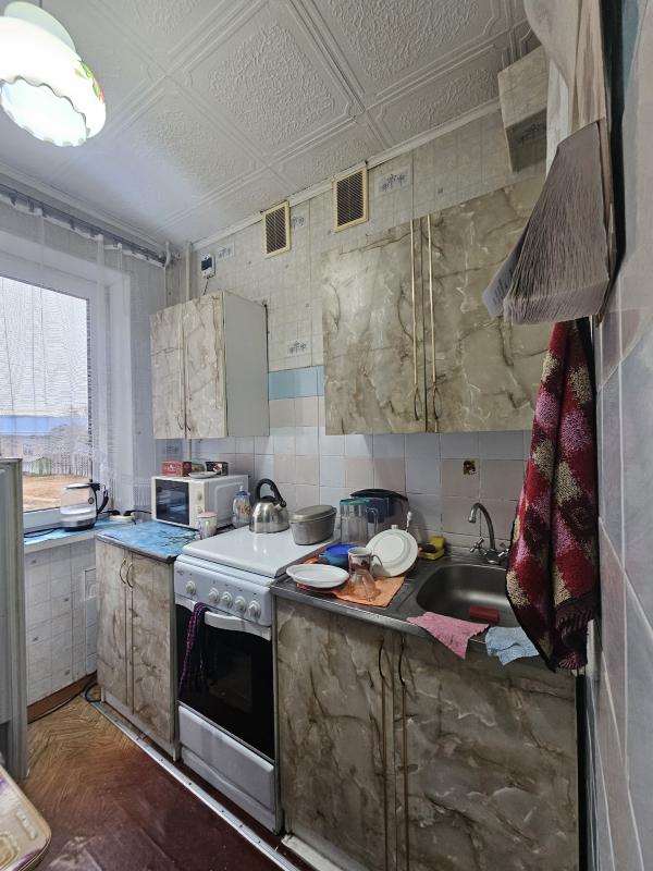 > В Новотроицке продаётся светлая 2-комнатная квартира на втором этаже!
>
> Адрес: ул. - Новотроицк