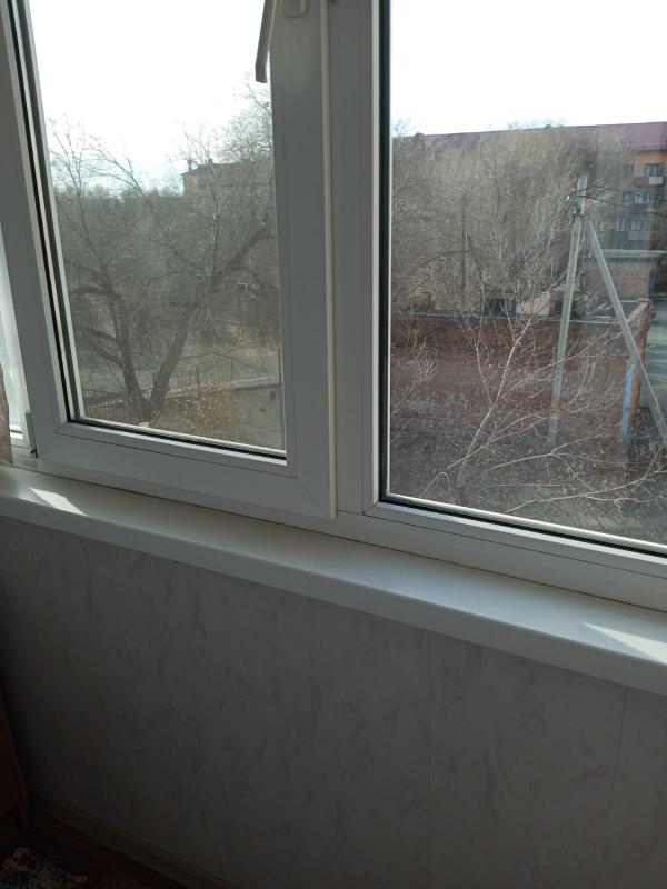 Продается 2х-КОМНАТНАЯ квартира в самом центре города на остановке СТРОИТЕЛЬНЫЙ ТЕХНИКУМ НА 3-ЕМ ЭТА - Новотроицк