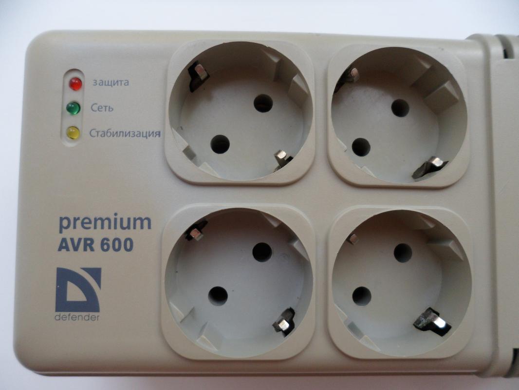 Стабилизатор напряжения Defender AVR Premium 600 ориентирован для домашнего пользователя и объединяю - Новотроицк