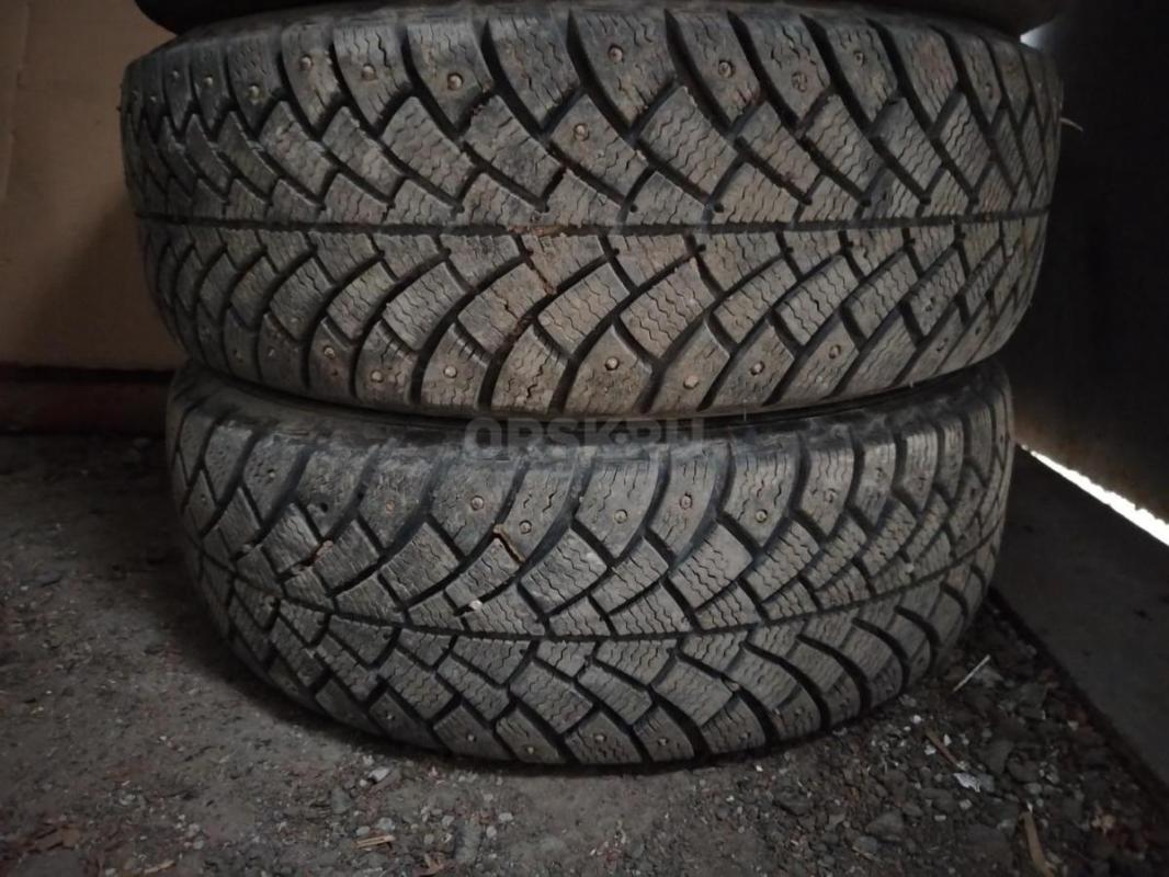 Комплект зимних шин 195/60 R15 Bf Goodrich в хорошем состоянии, почти все шипы на месте, цена за ком - Орск