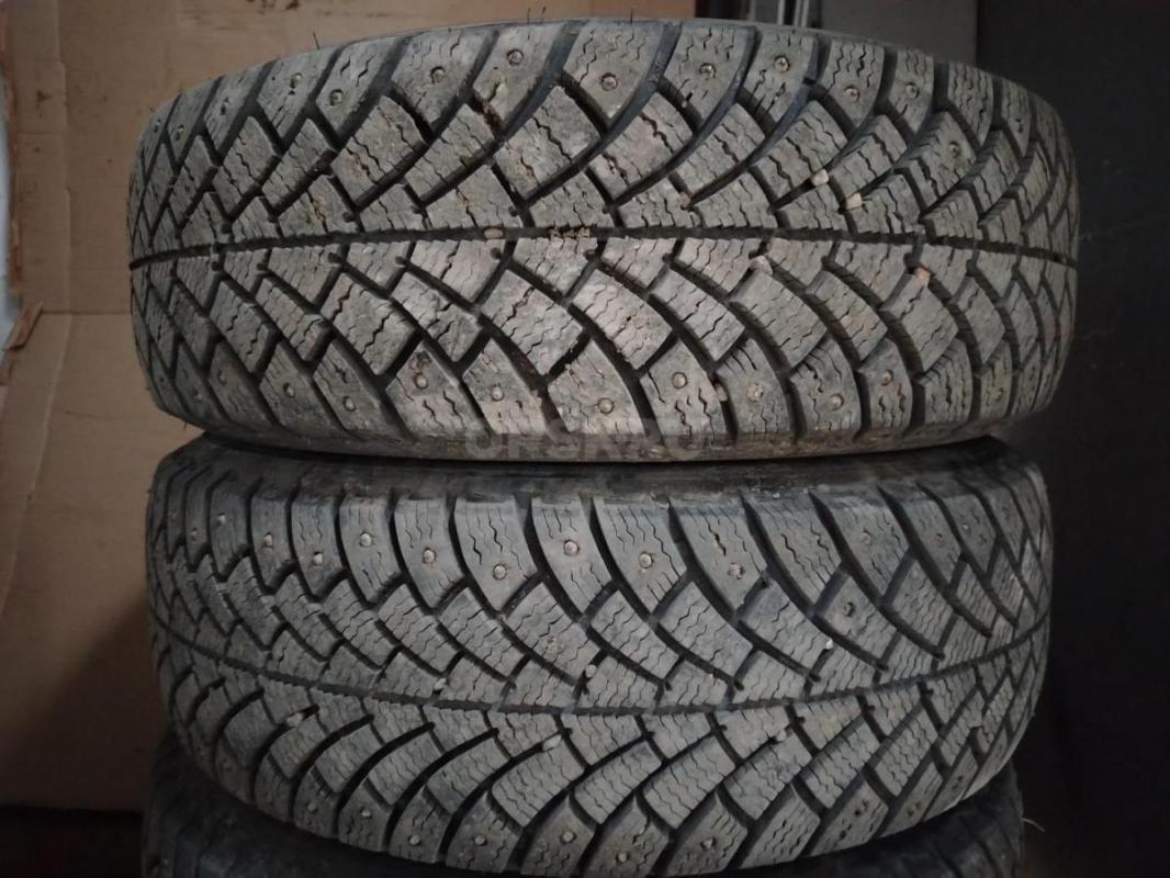 Комплект зимних шин 195/60 R15 Bf Goodrich в хорошем состоянии, почти все шипы на месте, цена за ком - Орск