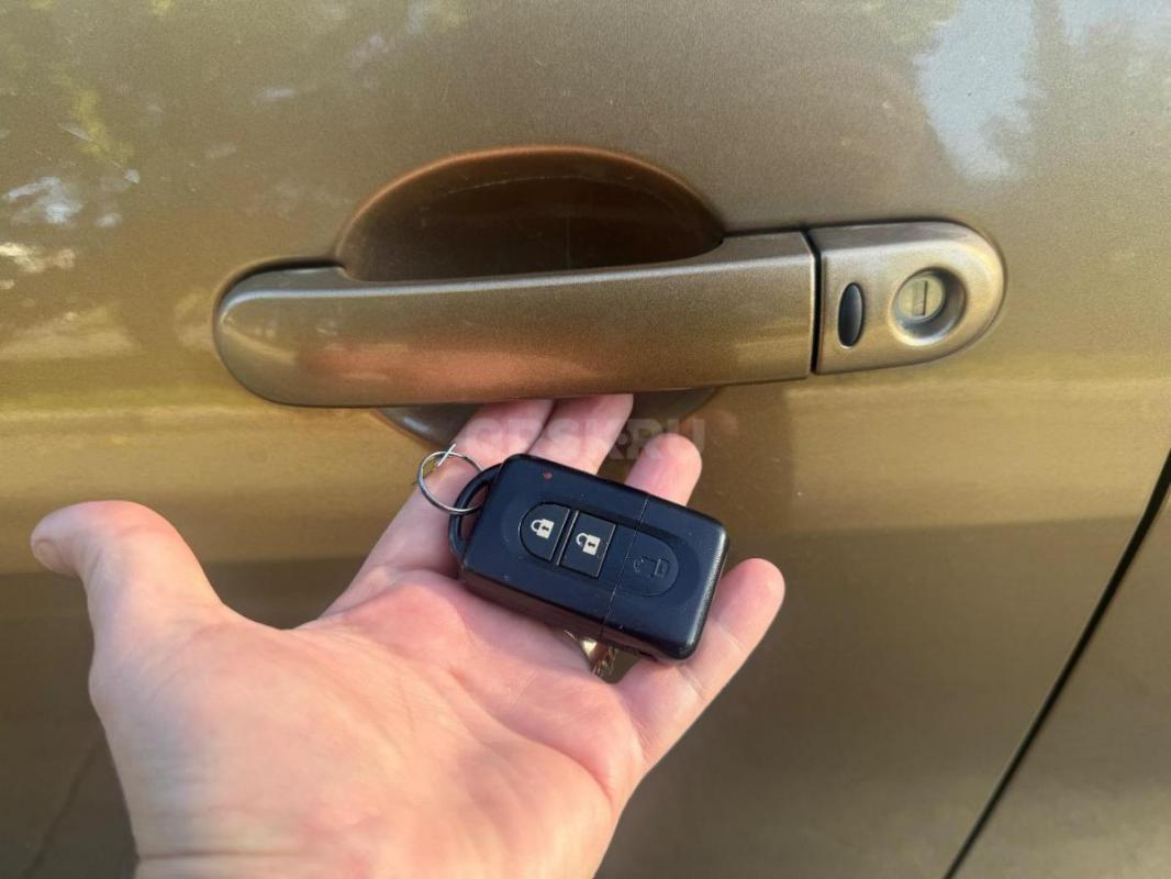 Продам Ниссан Тиида 2007 года богатой комплектация Леганс 

1.8 литра мотор 126 лошадей 
Цепной м - Орск