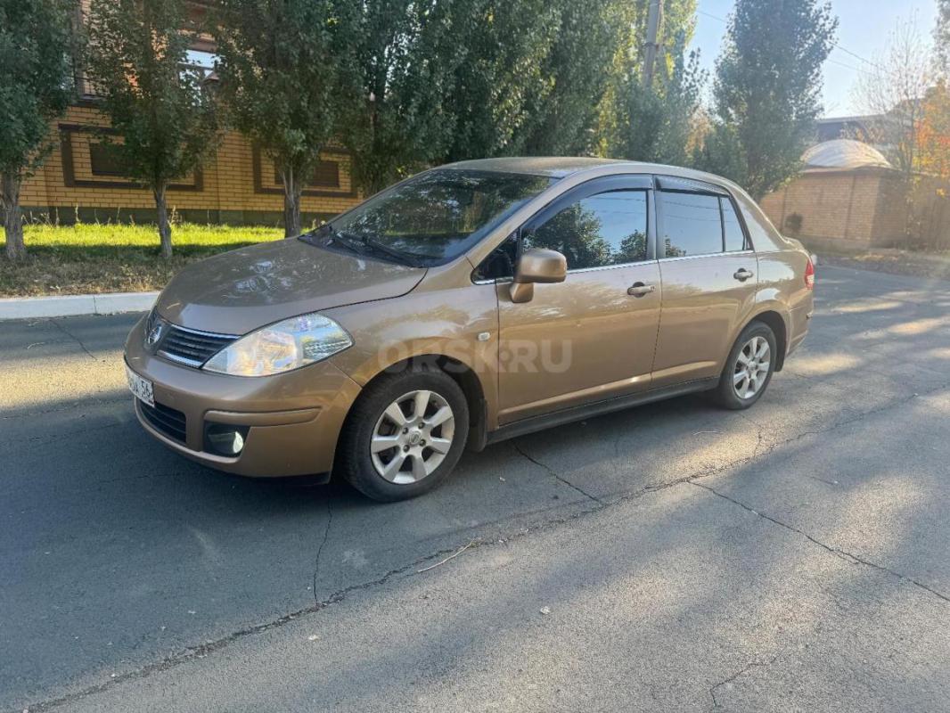 Продам Ниссан Тиида 2007 года богатой комплектация Леганс 

1.8 литра мотор 126 лошадей 
Цепной м - Орск