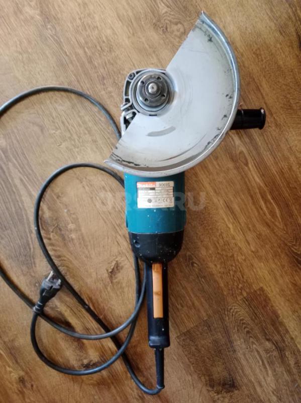 Торцовочная пила Hitachi С10FCH2 Японская сборка углы точные 1600вт люфтов нет 15000р,болгарка Makit - Орск