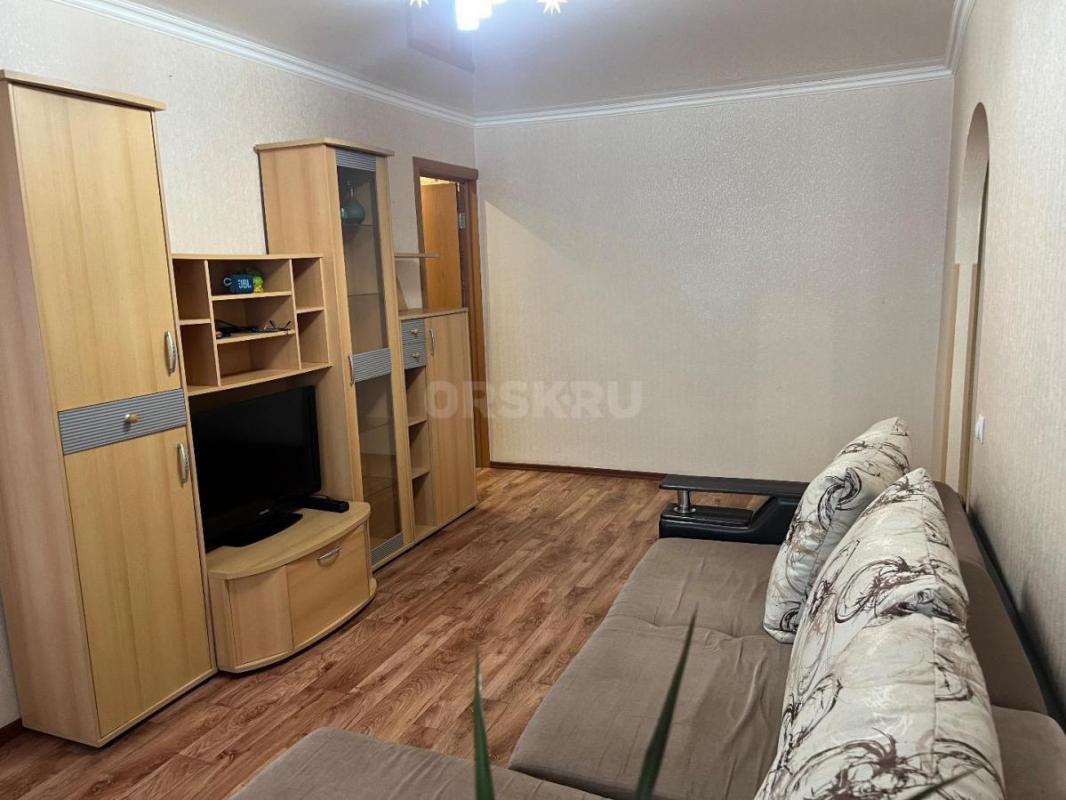 Сдам квартиру 2х комнатную на длительный срок адрес Орск пр. - Орск