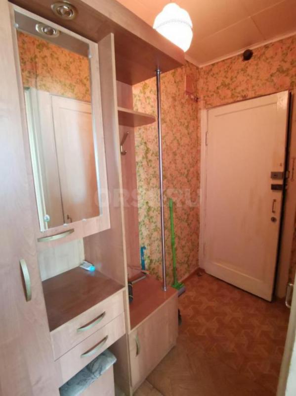 Продам отличную двухкомнатную квартиру, расположенную по ул. - Орск