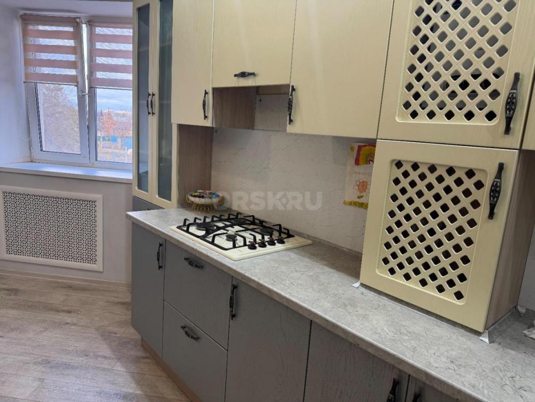 Продам квартиру в пятиэтажном кирпичном доме, на 2 этаже. - Орск