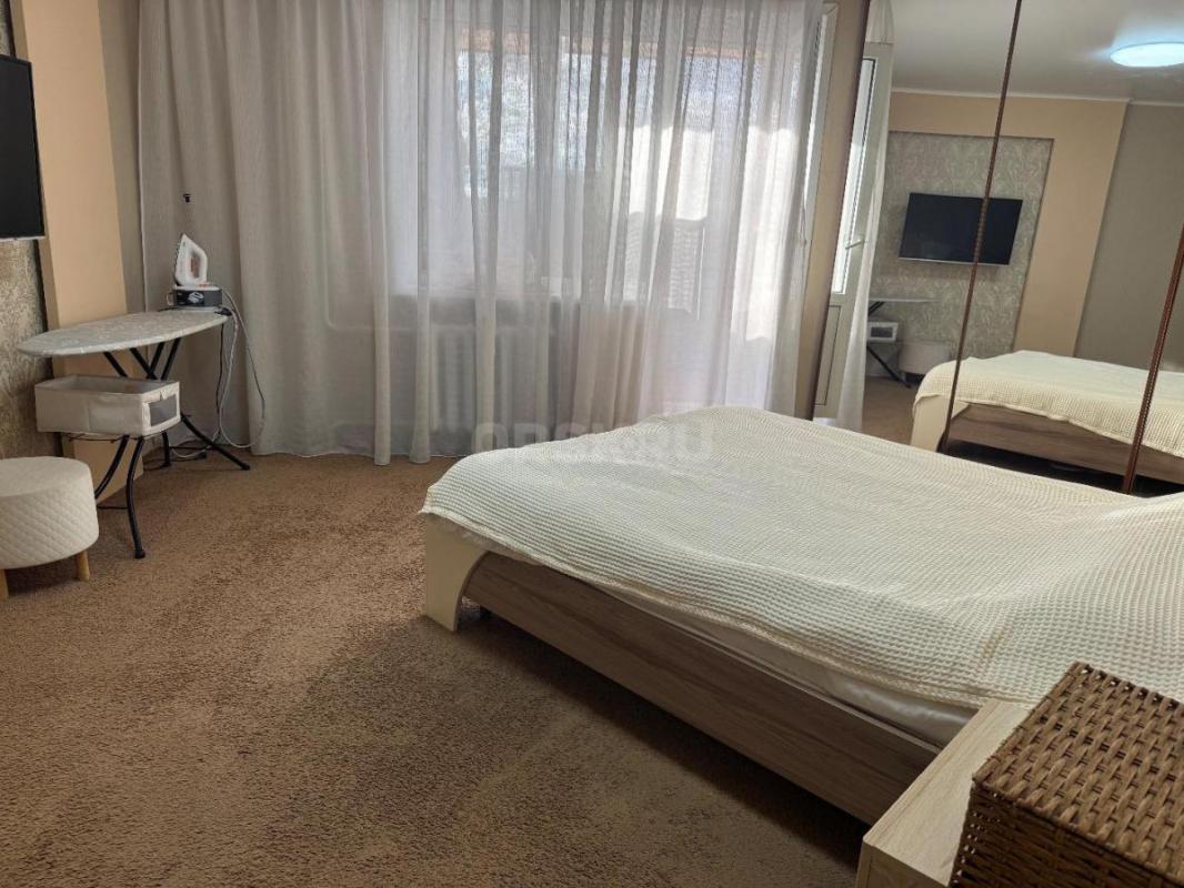 Продам квартиру в пятиэтажном кирпичном доме, на 2 этаже. - Орск