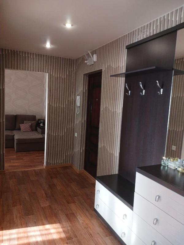 Продается светлая и уютная 2-комнатная квартира площадью 50 кв. - Новотроицк