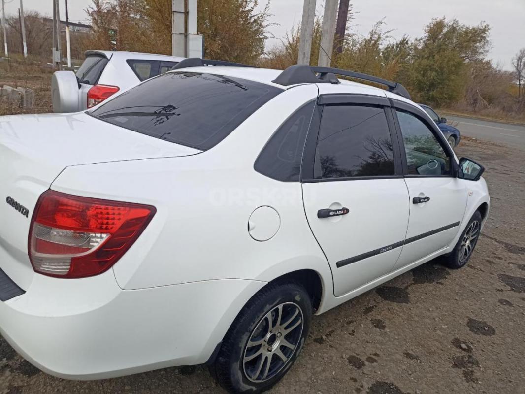 Продам автомобиль в отличном состоянии газ оформлен есть сертификат, ремонта не требует зимняя резин - Орск