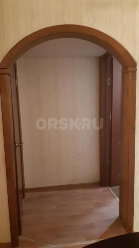 Продам в центре города трехкомнатную квартиру площадью 58,2 квадратных метра. - Орск