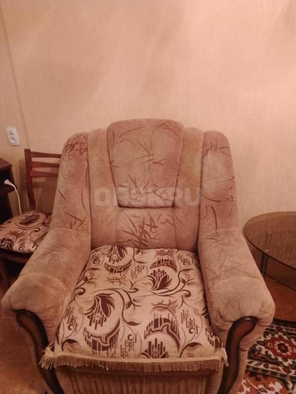 Продам диван угловой , кресло и пуфик . - Орск