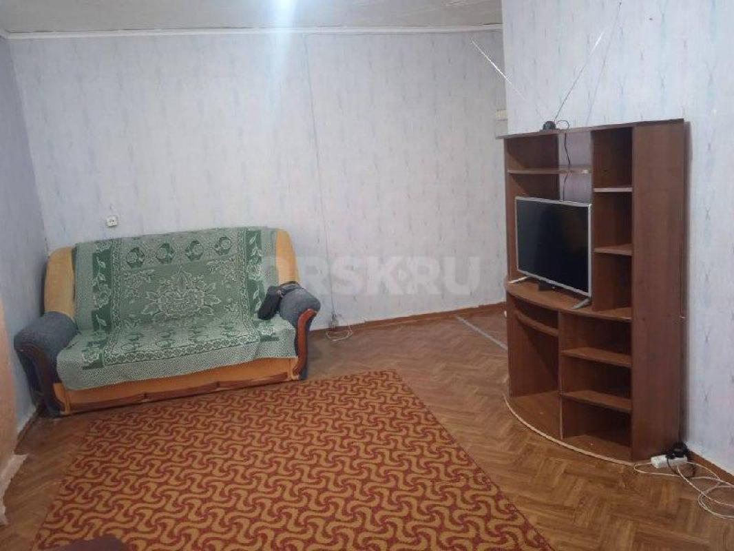 сдам 2х комн квартиру на длительный срок с мебелью , ул. - Орск