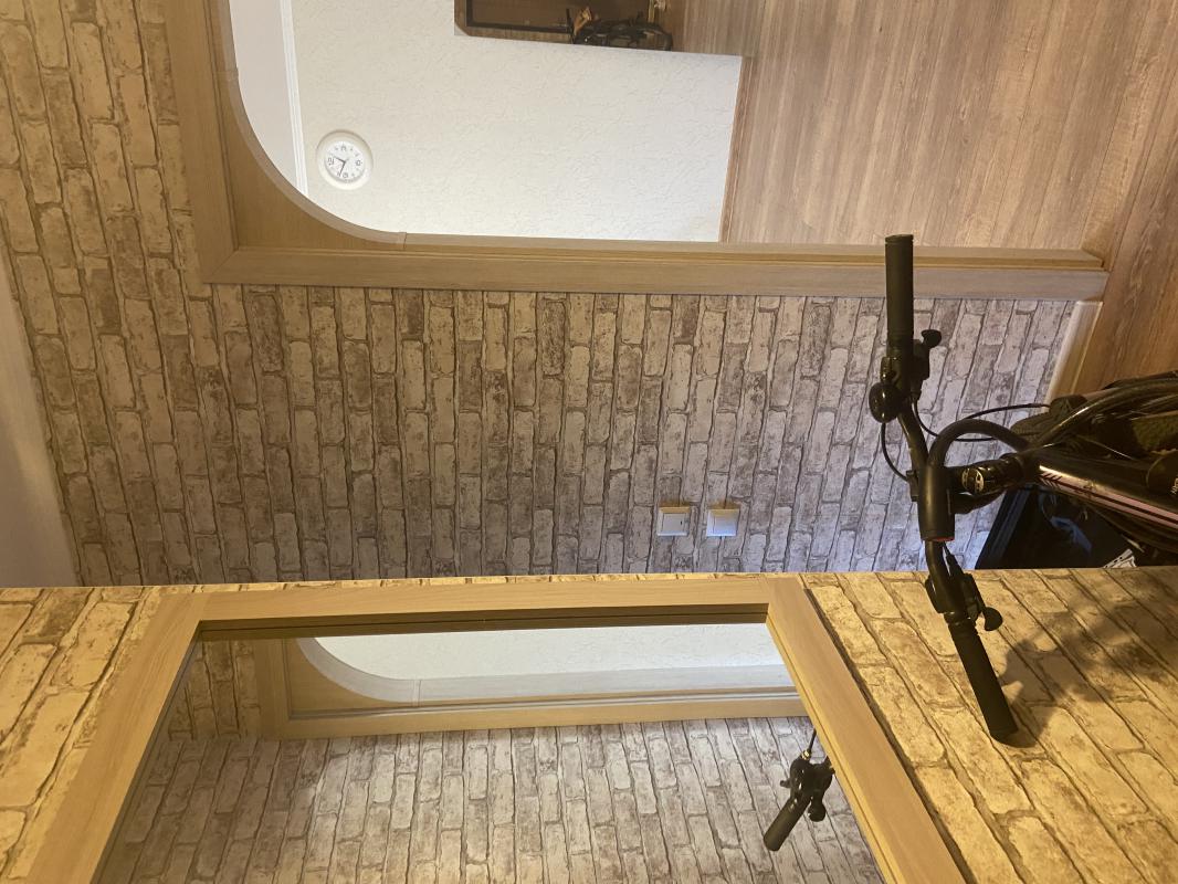 Сдается в аренду на длительный срок двухкомнатная квартира "трамвайчик". - Новотроицк