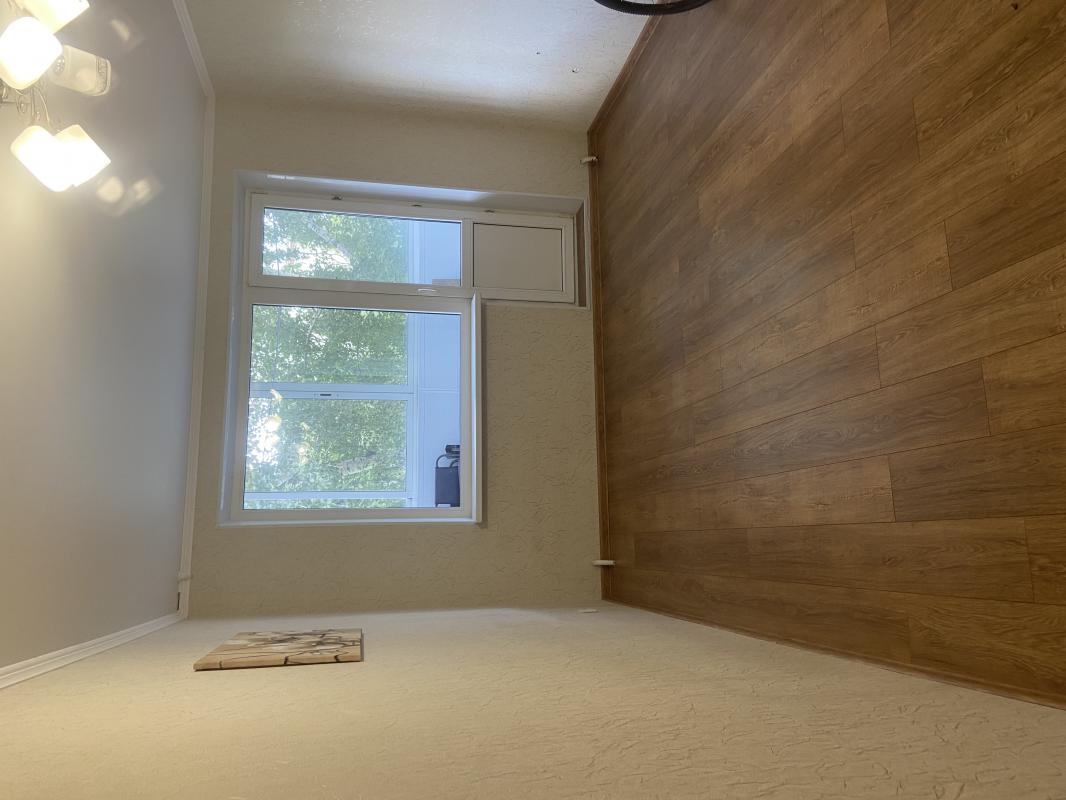 Сдается в аренду на длительный срок двухкомнатная квартира "трамвайчик". - Новотроицк