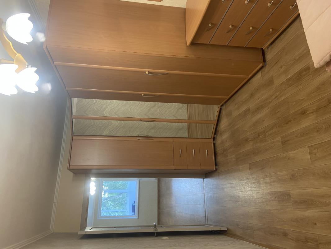 Сдается в аренду на длительный срок двухкомнатная квартира "трамвайчик". - Новотроицк