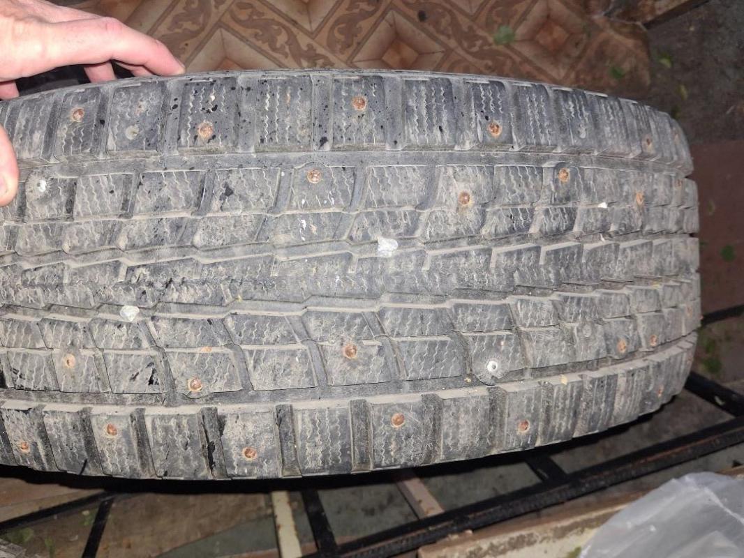 Продам зимнию резину на дисках шипованная ралиус 18 265/60 - Орск