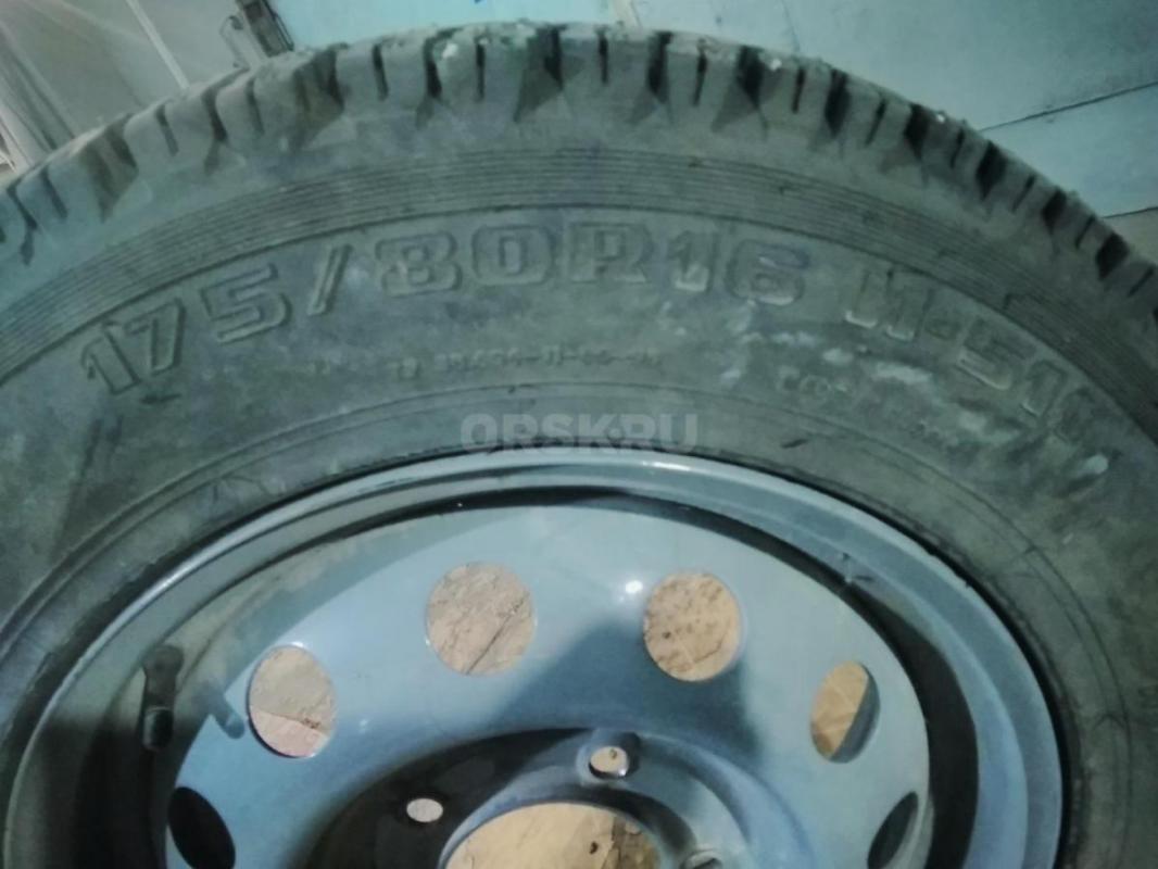 Продам комплект шипованных колес на 16,на Ниву. - Орск