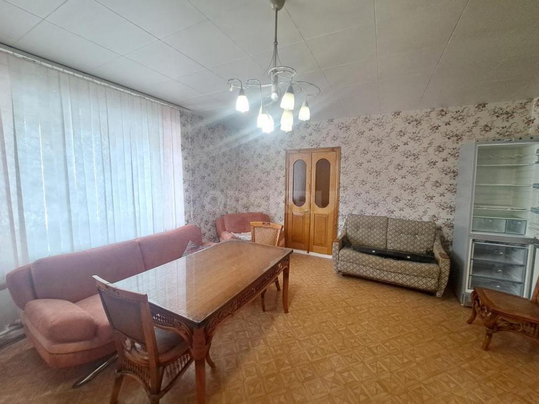 Продаётся прекрасный, уютный двухэтажный дом, общей площадью 341 кв. - Орск