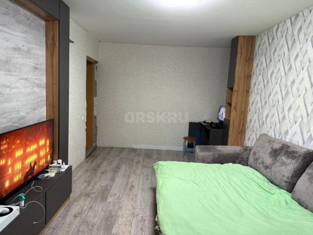 СДАМ КВАРТИРУ БЕЗ МЕБЕЛИ
Двухкомнатная 1 этаж хороший ремонт - Орск