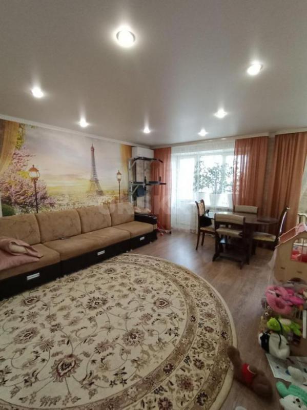 Продам отличную двухкомнатную квартиру по адресу: пр. - Орск