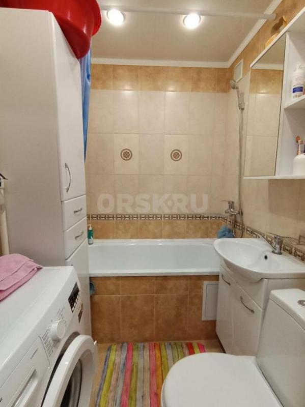 Продам отличную двухкомнатную квартиру по адресу: пр. - Орск