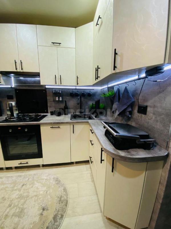 Продам кухню в отличном состоянии ( варочная панель, фартук, микроволновка, вытяжка) - Орск