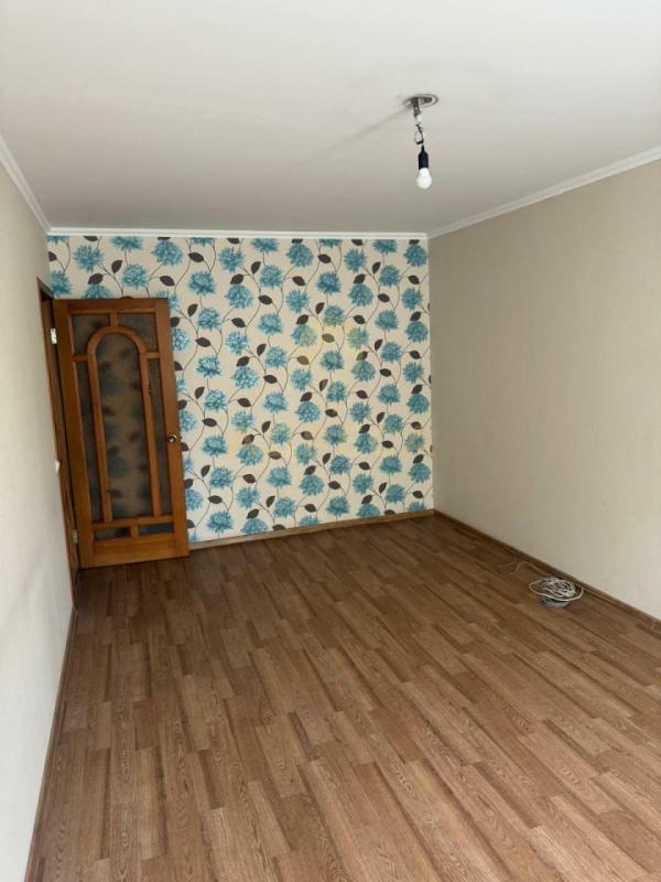 Продаётся трёхкомнатная квартира, общая площадь 61кв. - Новотроицк