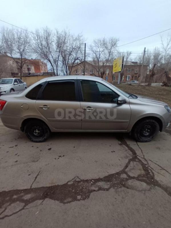 продам гранту год выпуска 2021 комплектация с кондиционером подогрев сидений две подушки безопасност - Орск