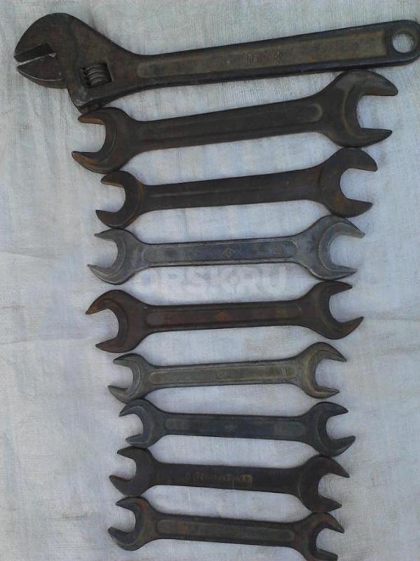 Продам стальные заплетенные тросы: 6, 4, 2,8, 2,5м; пресс-масленку; ключи рожковые - Орск