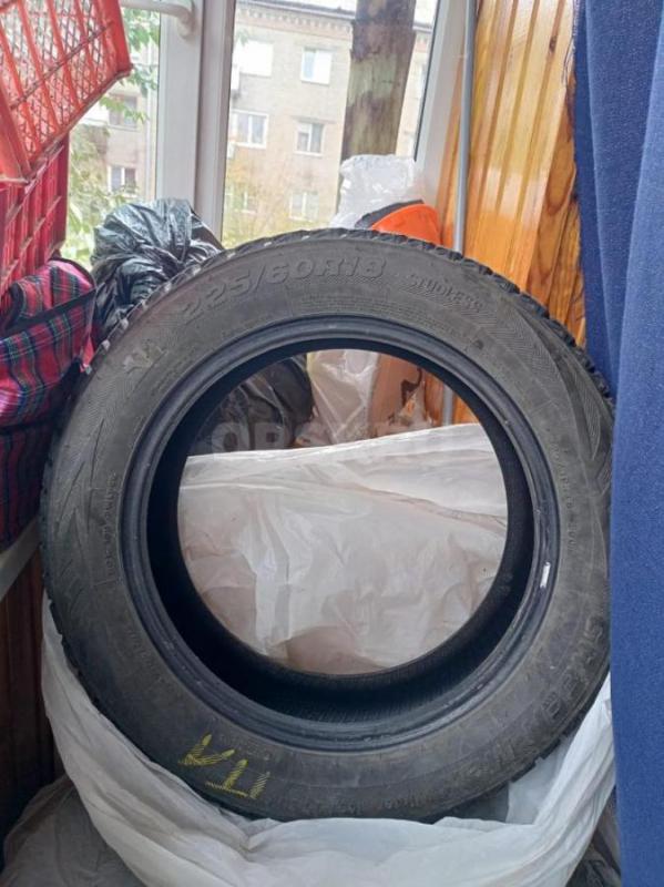 Продаётся зимняя фрикционная (не шипованная резина (липучка)), - Орск