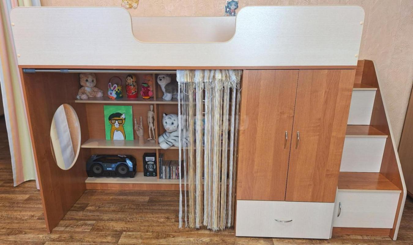 Кровать-чердак в хорошем состоянии
Кровать: 140х185х84 см
Спальное место: 80х180 см
Лестница: 108 - Орск